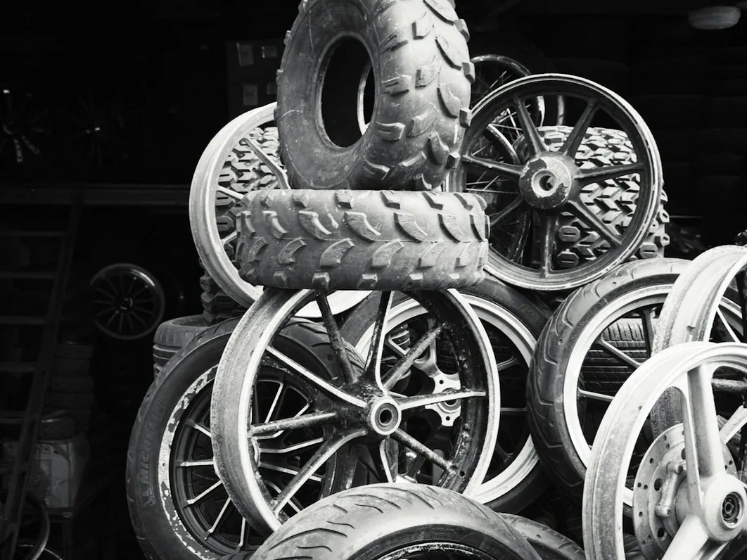 the unit in its early days — wheels everywhere